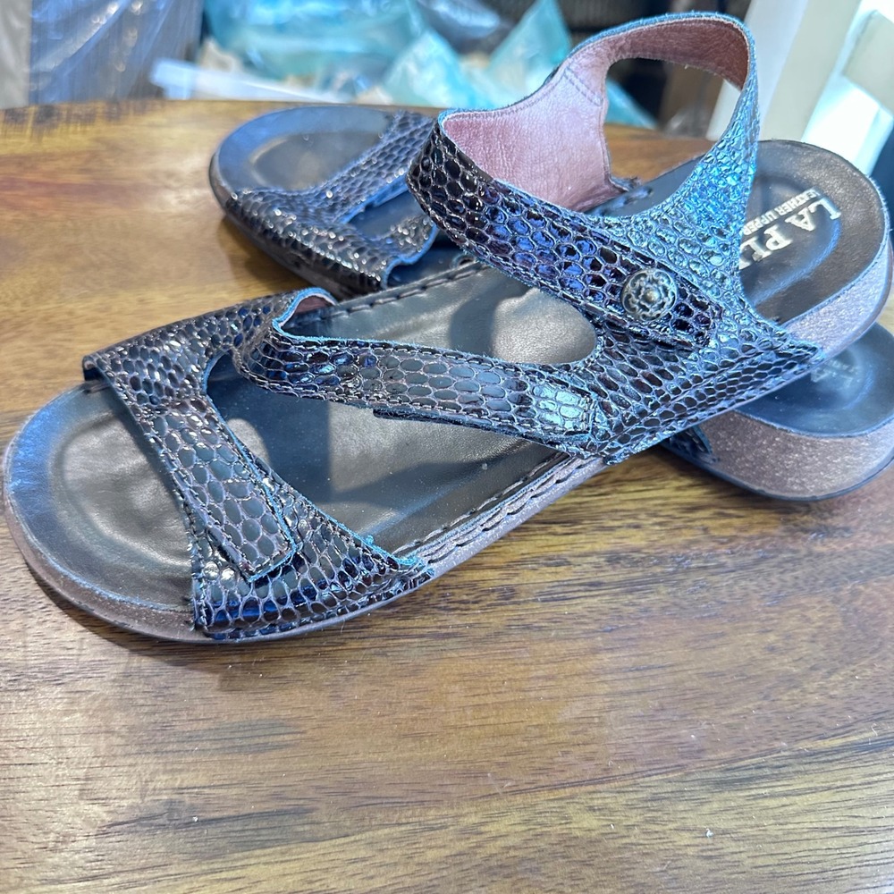 La‎ Plume Sandals Womens 40 Brown Snakeskin Embossed Leather Adjustable Comfort